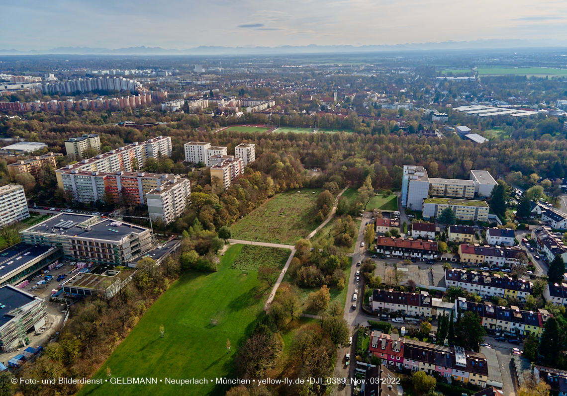 03.11.2022 -  Ostparksee mit Umgebung in Neuperlach